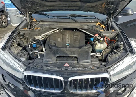 2016 BMW X5 xDrive35D z USA, uszkodzony, nr VIN 5UXKS4C57G0N12607